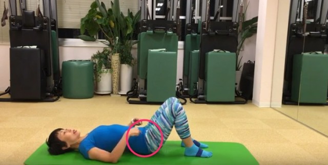 最強のヒップアップとしなやかな背骨を作るブリッジ方法